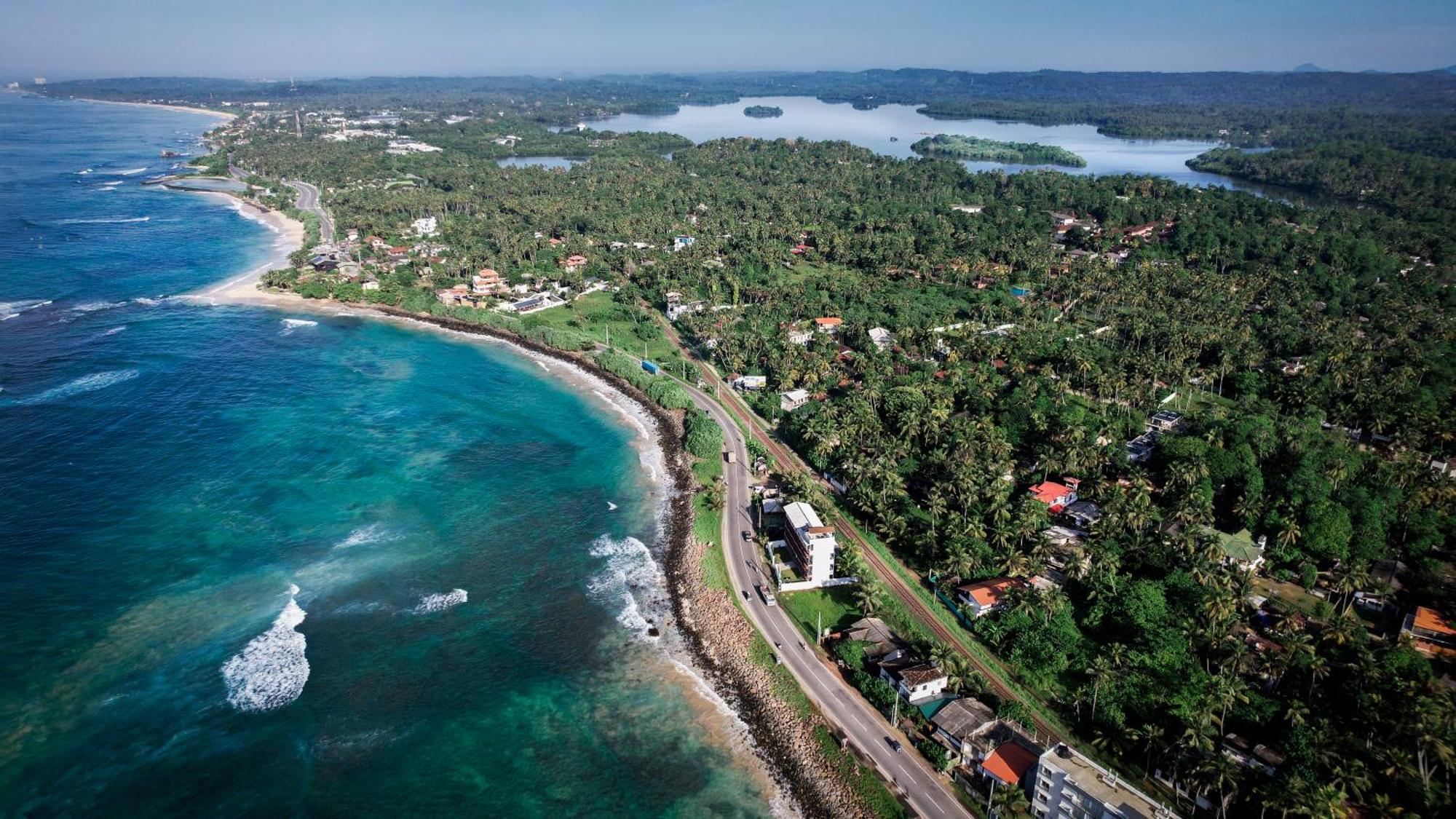 Teya Beach Hotel Ахангама Экстерьер фото