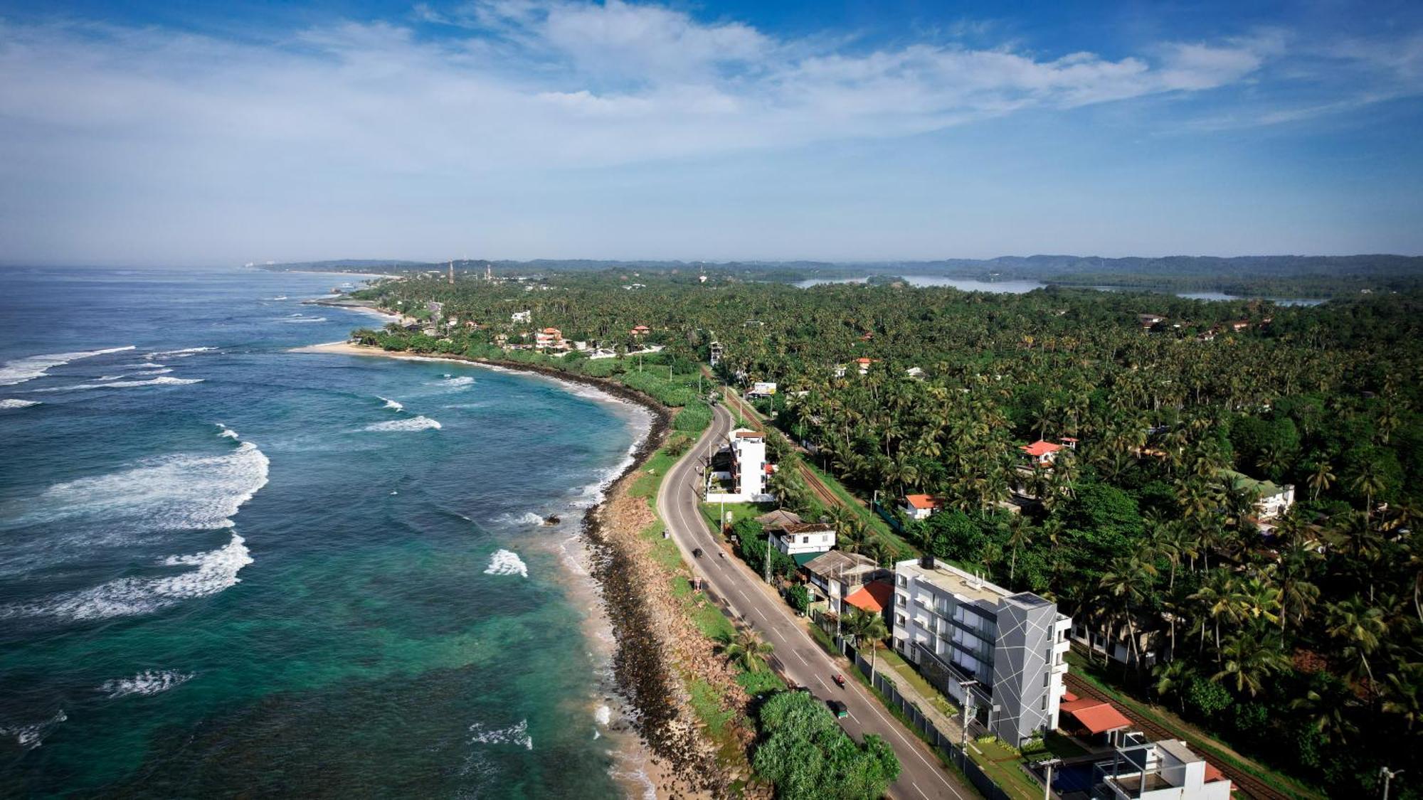 Teya Beach Hotel Ахангама Экстерьер фото
