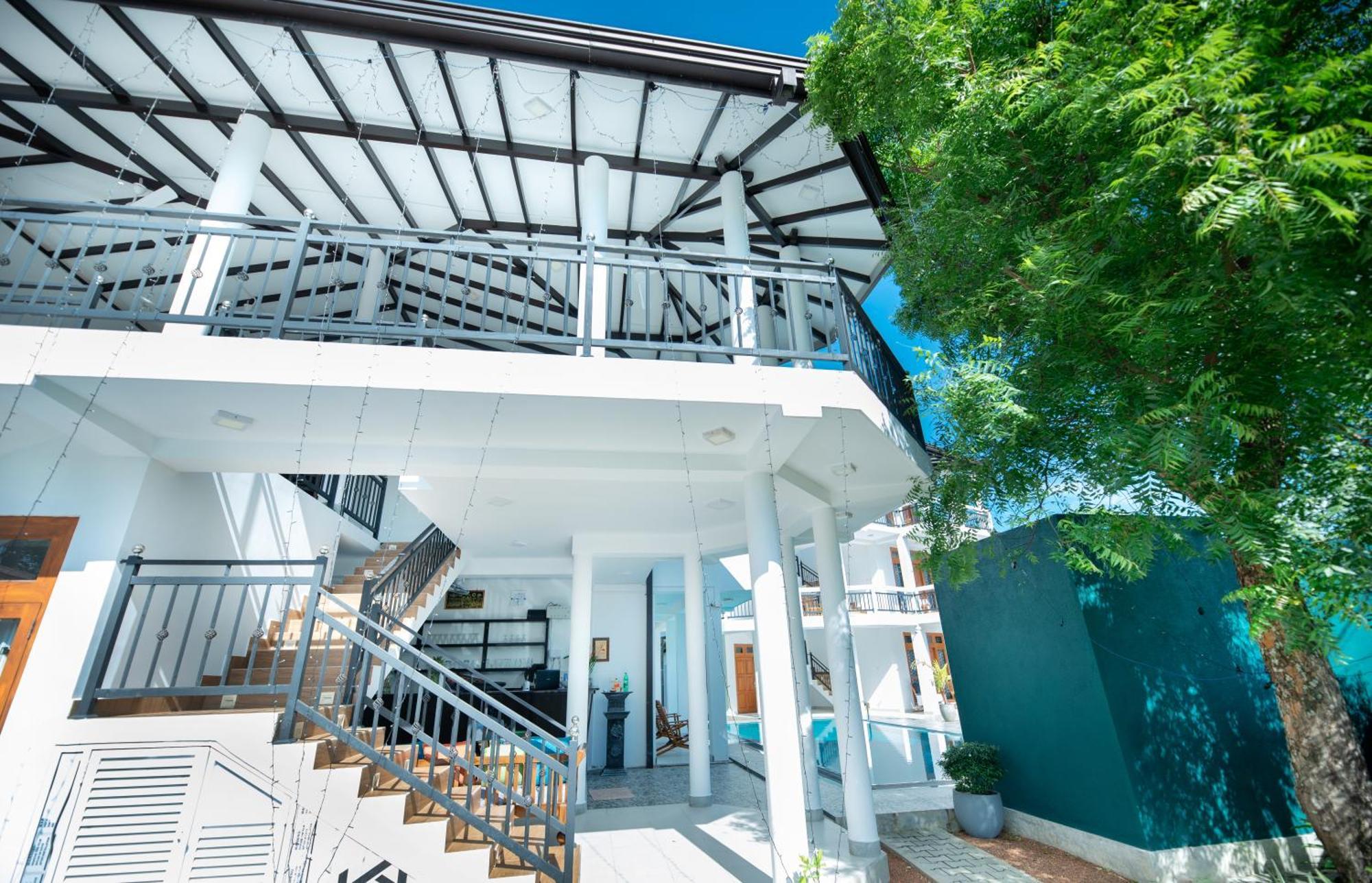 Teya Beach Hotel Ахангама Экстерьер фото